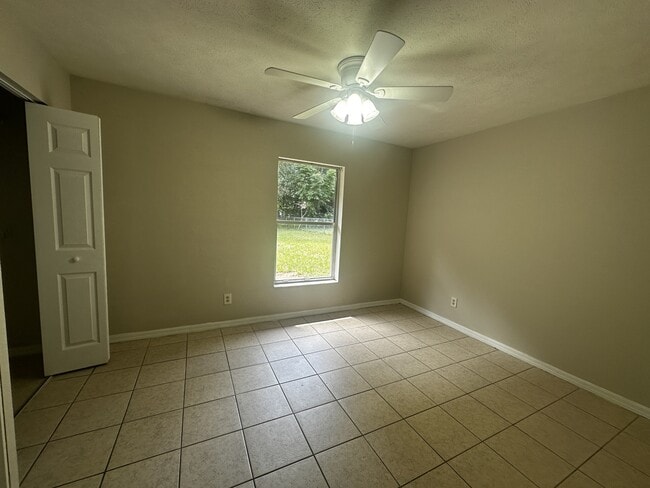 Building Photo - 3764 SE 67th Pl