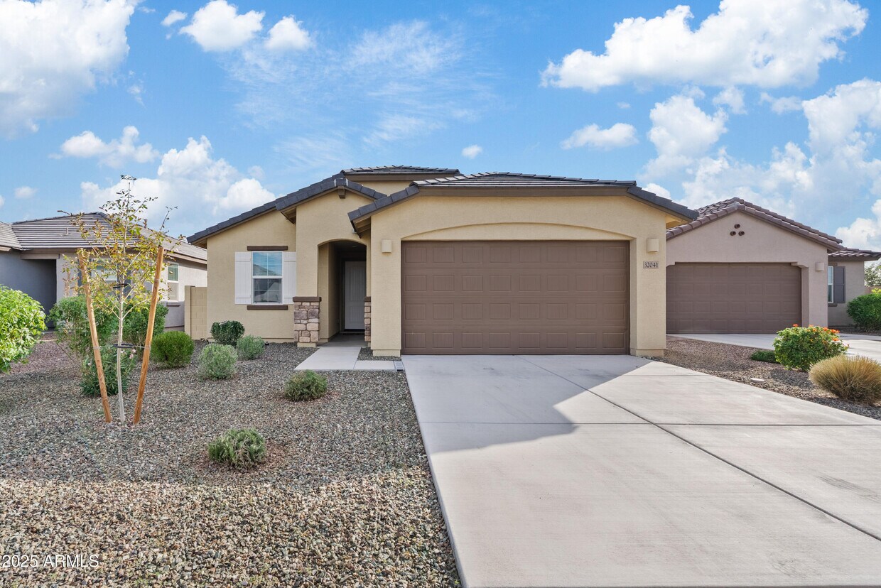 Foto principal - 32041 N Wayne Ln