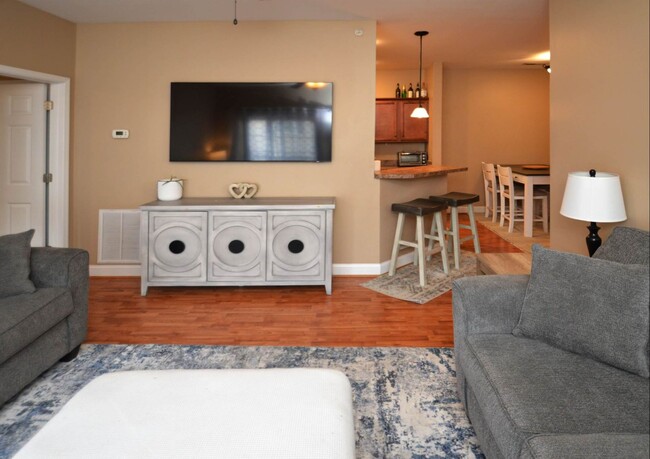 Building Photo - 2 Bedroom furnished Condo in Cornerstone -...