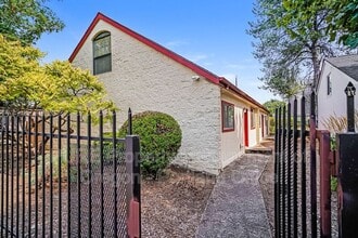Building Photo - 3602 N Gantenbein Ave