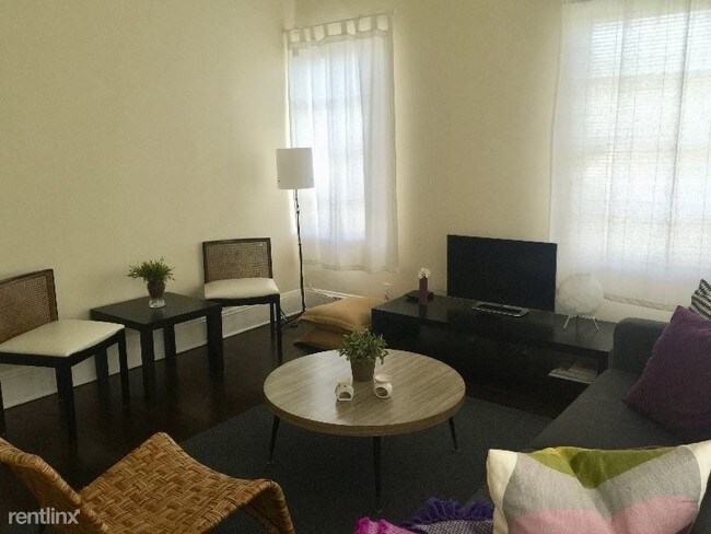 Foto del edificio - 1661 SW 13th St
