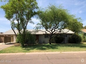 Building Photo - 718 E Granada Dr