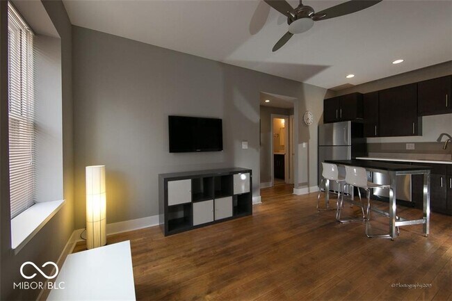 Foto del edificio - 312 E 13th St