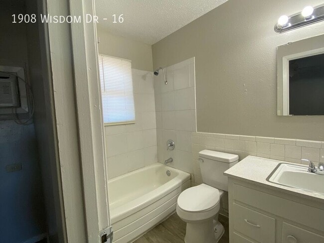 Building Photo - 1908 Wisdom Dr