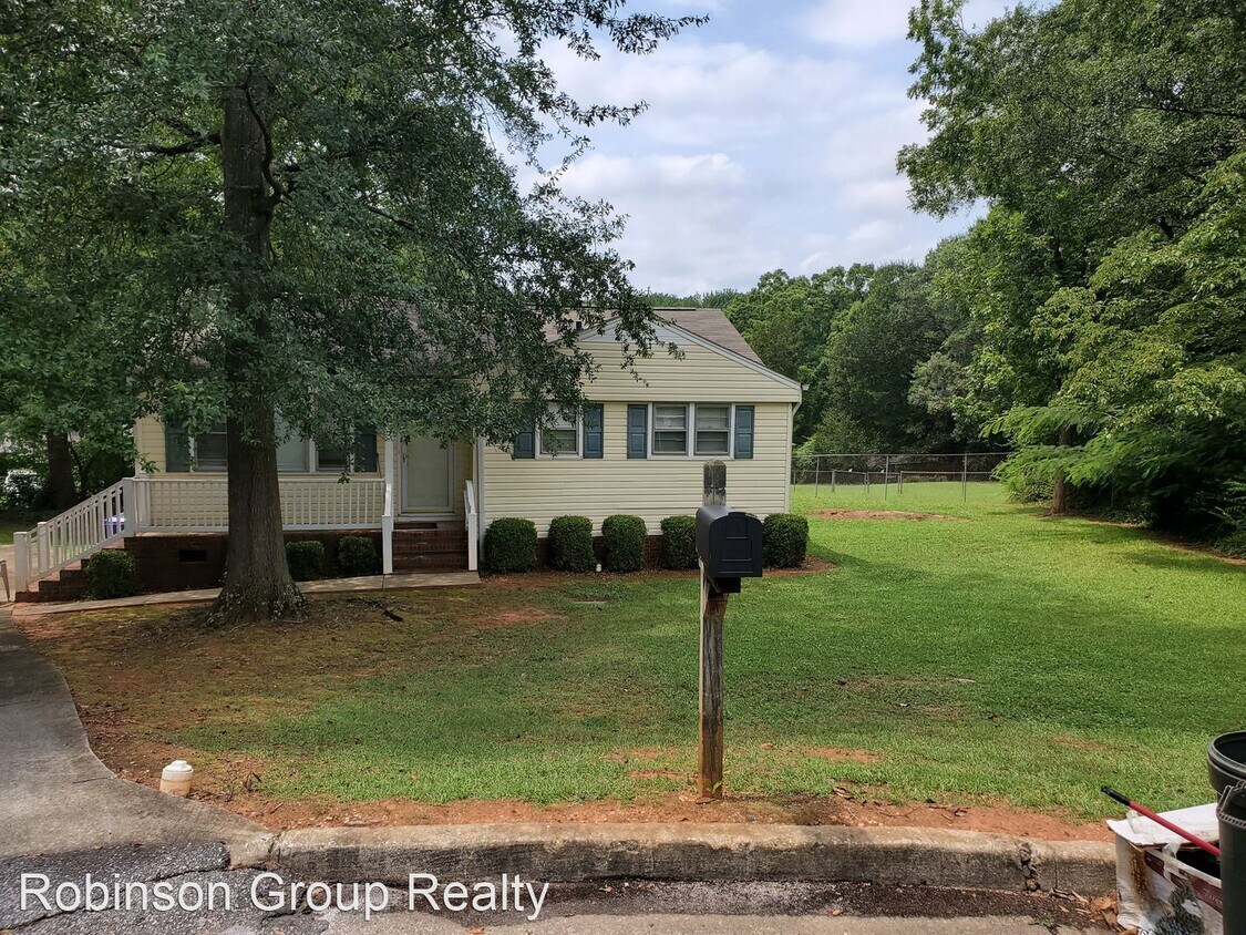 Primary Photo - 3 br, 1.5 bath House - 6 Copeland Ct