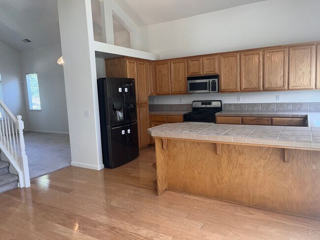 Foto del edificio - Reduced Price! 4Bx2.5B Home Available Now!...