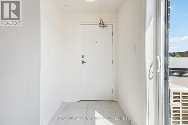 Building Photo - 10 Liben Wy