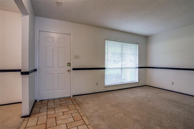 Building Photo - 2034 Cap Rock Dr