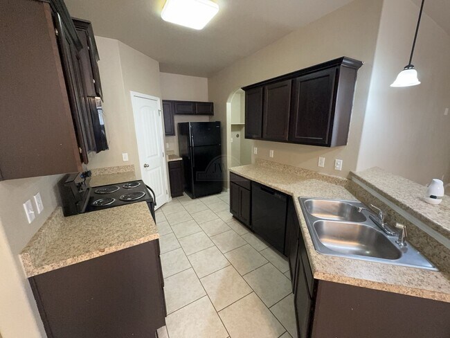 Foto del edificio - 1300 Vanguard Ln