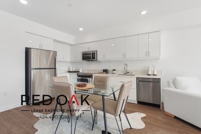 Foto del edificio - ~BRAND NEW~ One Bedroom with Spacious Room...