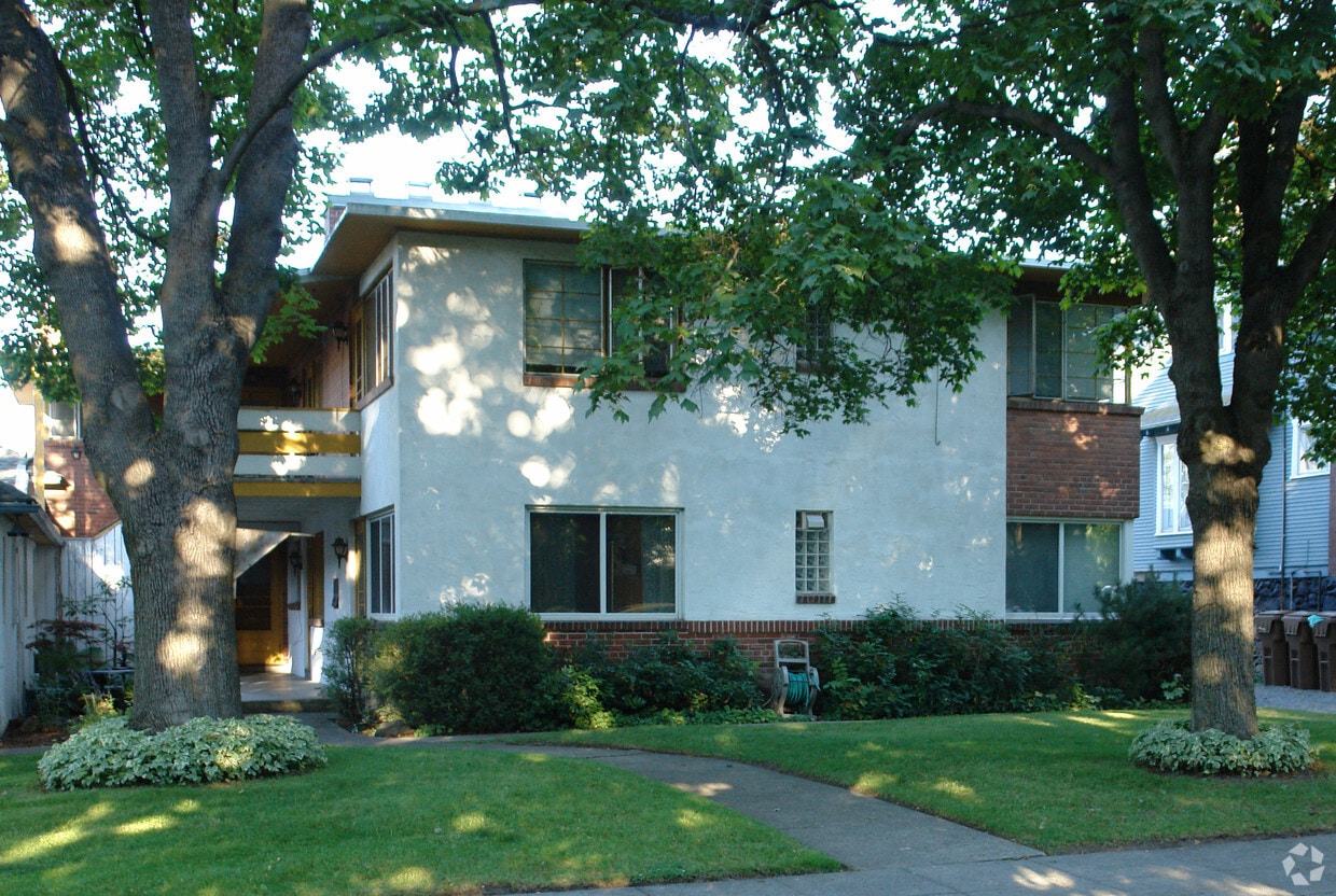 Primary Photo - 1227 S Division St