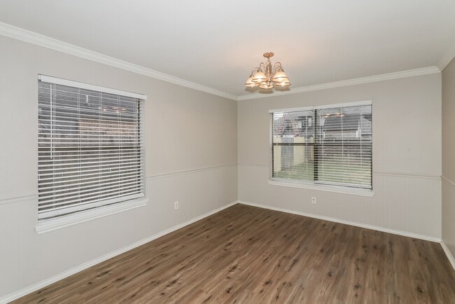 Building Photo - 20006 Brandon Oaks Way