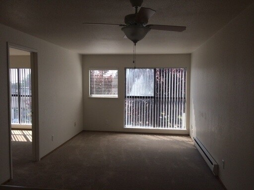 Building Photo - 916 N 104th St