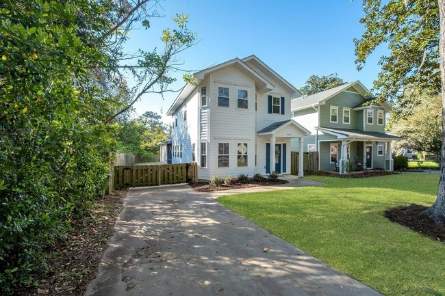 Foto del edificio - 1003 Cherry Laurel St