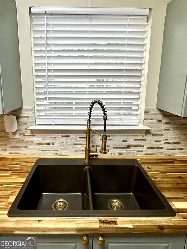 Foto del edificio - 236 Turnstone Rd