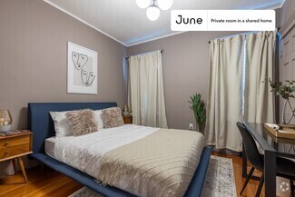 Building Photo - Private bedroom in 3 bed/1 bath Home