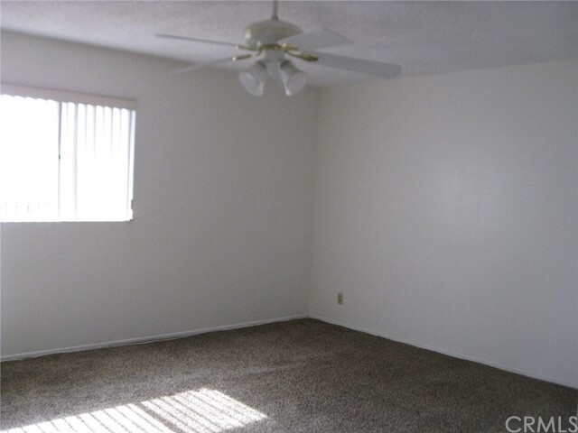 Building Photo - 1240 Lakeview Ave