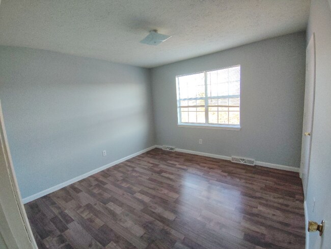 Foto del edificio - 81 Duiguid Dr