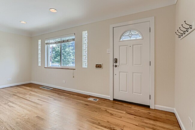 Foto del edificio - Amazing 4BR, 2BTH in Denver!