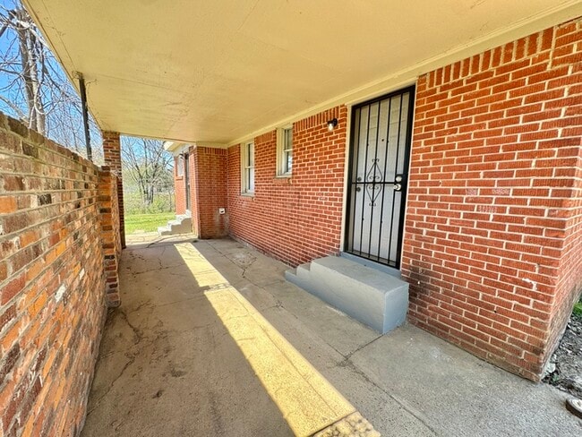Building Photo - 3161 Gilmore Rd