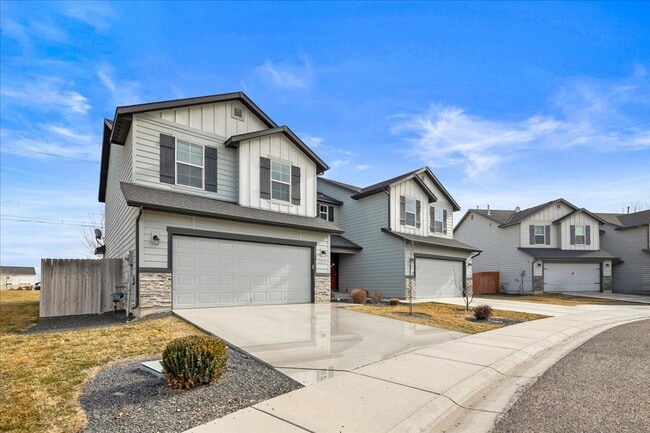 Foto del edificio - Beautiful Home 3 bed, 2bth - Pet Friendly - Ready Now!