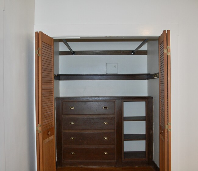 Closet - 94 Linda Ave
