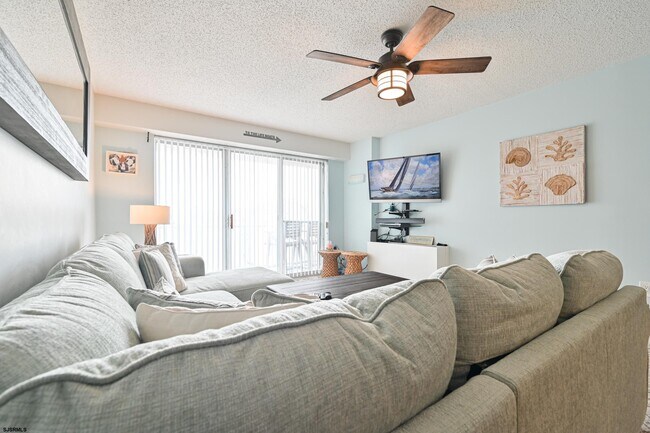 Foto del edificio - 6101 Monmouth Ave