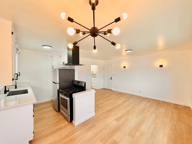 Foto del edificio - 6303 Cherry Ave
