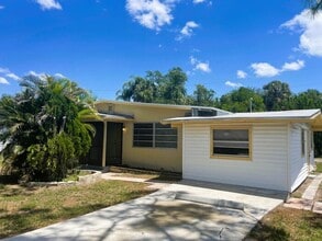 Building Photo - 1916 Flamingo Dr