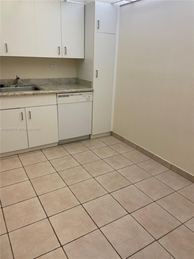 Building Photo - 18151 NE 31st Ct