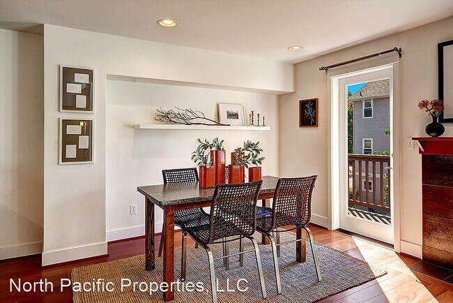 Building Photo - 2 br, 2.5 bath House - 9017 Stone Ave N