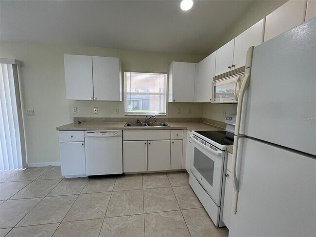Foto del edificio - 7450 Blutter Rd