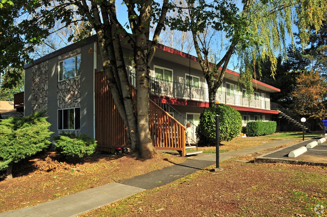 Building Photo - 3750 SE 162nd Ave