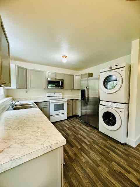 Primary Photo - 227 E 12th Ave