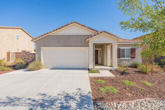 Building Photo - 28404 Fressia Dr