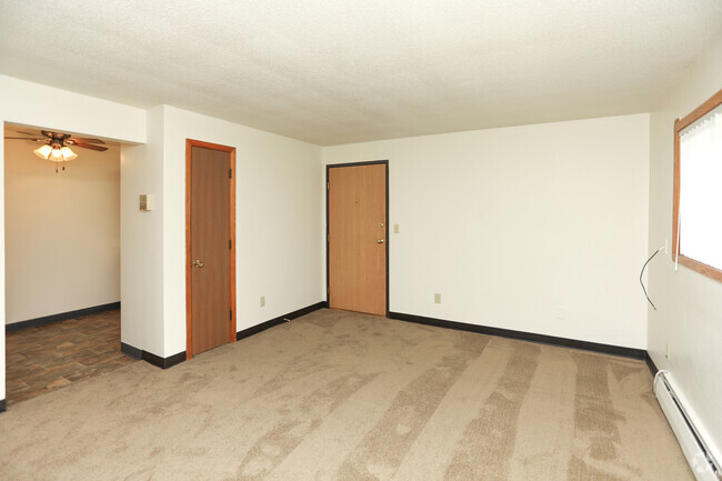 2BR, 1BA - 800SF - Grace Apartments