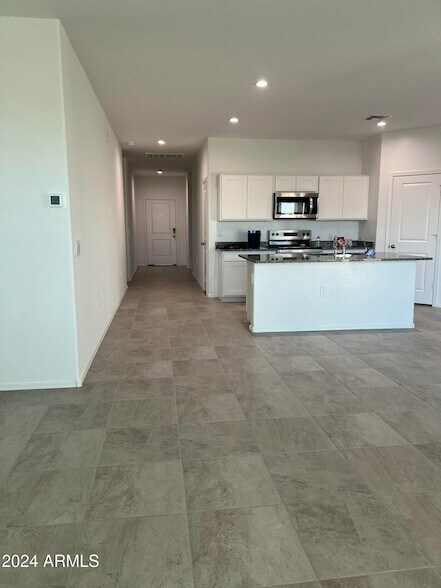 Foto del edificio - 1575 E Lardner Dr
