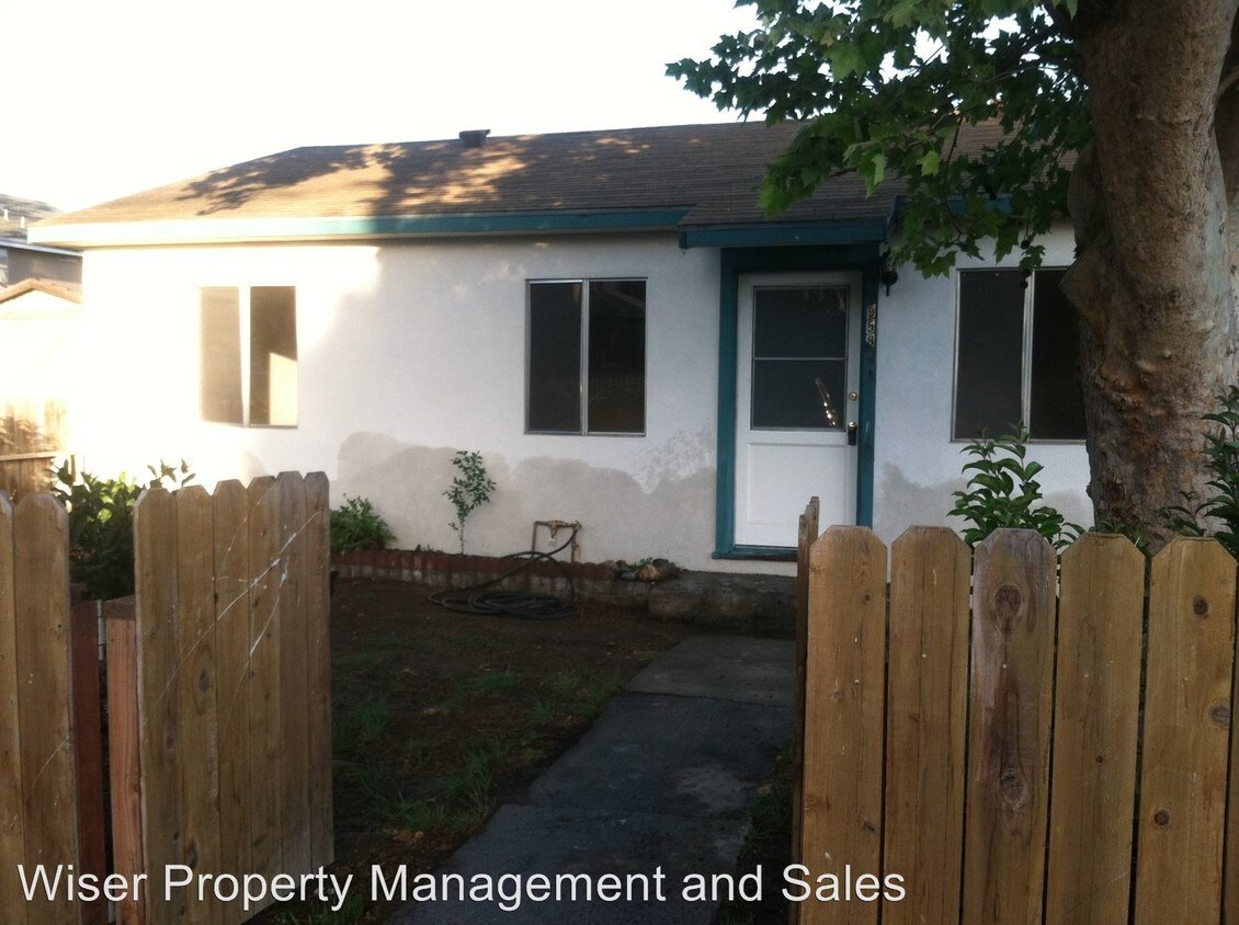 Primary Photo - 552 Central Ave