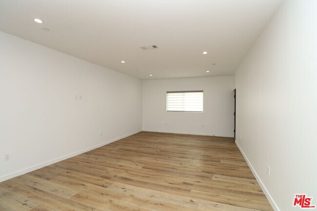 Building Photo - 4601 Pickford St