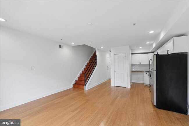 Building Photo - 1707 Carpenter St