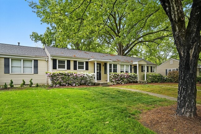 Building Photo - PRICE REDUCED!! Fully FURNISHED Home in a ...