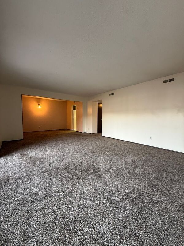 Foto del edificio - 2300 14th Ave S