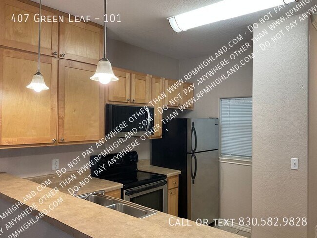 Building Photo - 407 Green Leaf