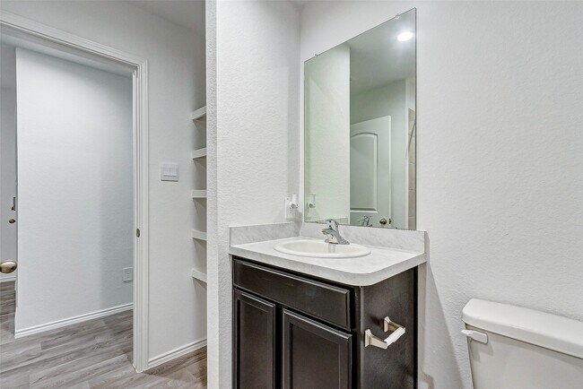 Foto del edificio - 14220 Dream Rd