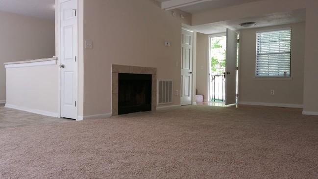 Building Photo - 5162 Hunters Point Ln