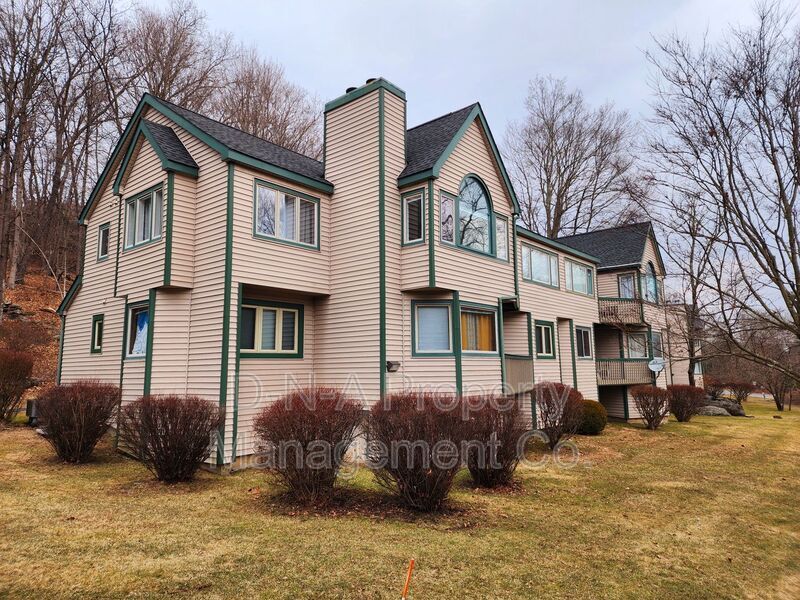 Foto principal - 346 Hollow Rd