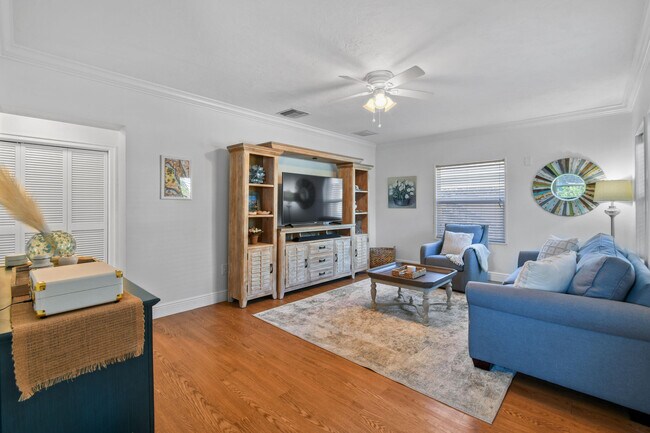 Building Photo - 444 Zephyr Way