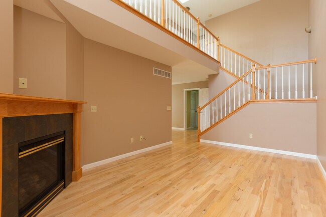 Building Photo - 3052 Cherrywood Dr