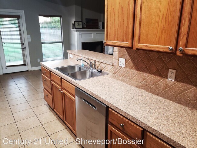 Foto del edificio - 3 br, 2 bath House - 403 Broughton Cir