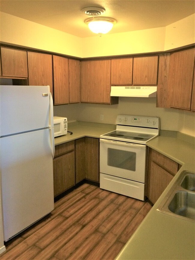 Building Photo - Gorgeous Condo in Centennial